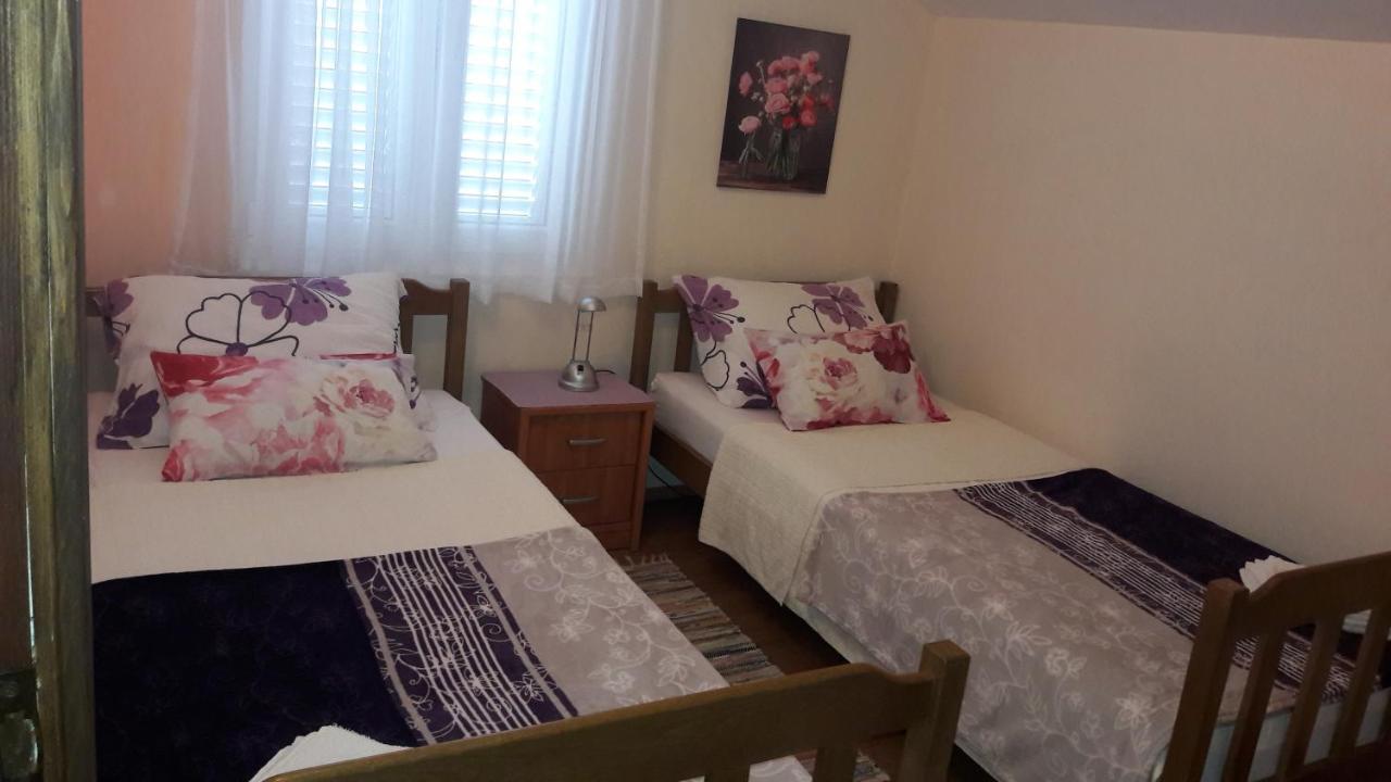 Apartment Ana กอร์นยิ คาริน ภายนอก รูปภาพ